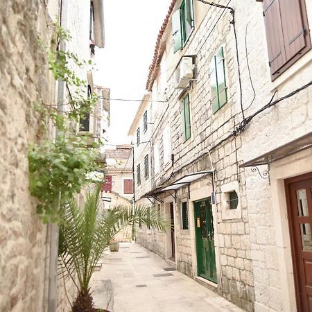 Luka'S Amber Rooms In The Center Of Trogir Exterior foto