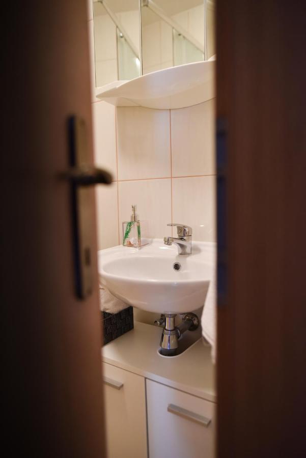 Luka'S Amber Rooms In The Center Of Trogir Exterior foto